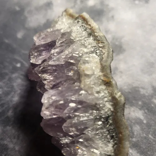 Drusa di Ametista supporto L'arcano segreto ametista-drusa-supporto-lato