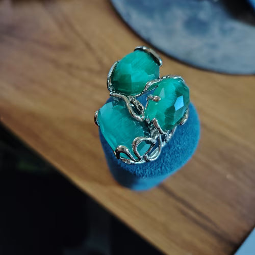 Anello bronzo verde smeraldo L'arcano segreto anello-bianco-smeraldo