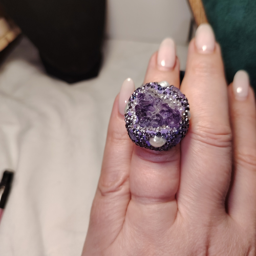 Anello "Alchimia Lunare" – Drusa di Ametista e Perle in Oro 18k