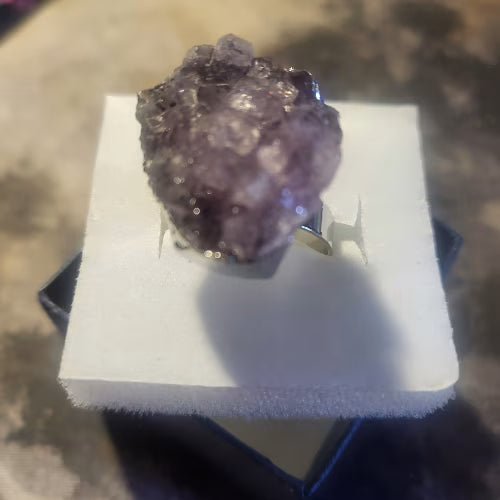 Anello con drusa di ametista L'arcano segreto anello-drusa