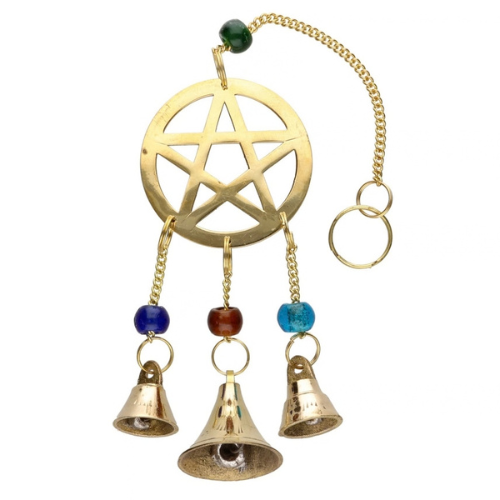 Campanello angelico con pentagramma rotondo, perline e tre piccole campane
