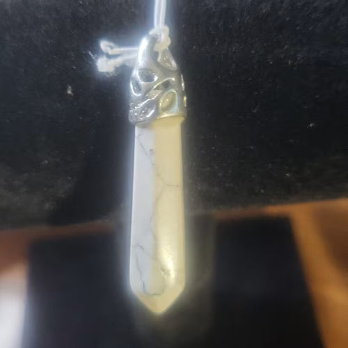 Ciondolo con Howlite L'arcano segreto ciondolo-howlite