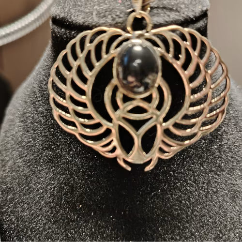 Amuleto Scarabeo con ossidiana L'arcano segreto ciondolo-scarabeo