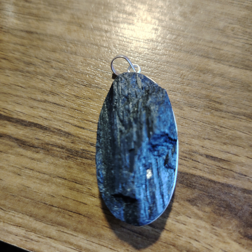 Ciondolo cabochon tormalina nera L'arcano segreto ciondolo-tormalina-piastra-vero