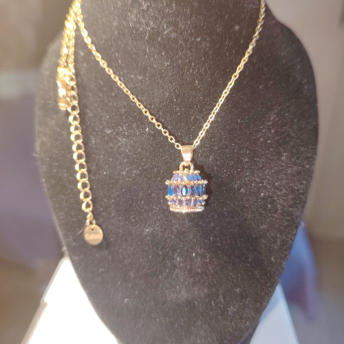 Collana "Saggezza Dorata" – Campanella Artigianale Oro e Baguette Blu