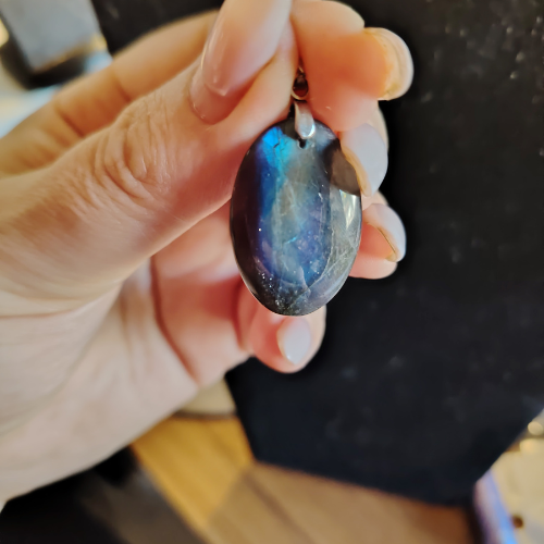 Ciondolo ovale in labradorite EXTRA da 2,5 a 3 cm