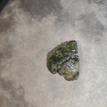 Pezzo di moldavite naturale