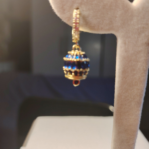 Orecchini "Riflessi di Mezzanotte" – Acciaio Oro e Zirconi Blu