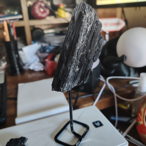 Peana di Tormalina Nera Grande con Supporto – Protezione Assoluta
