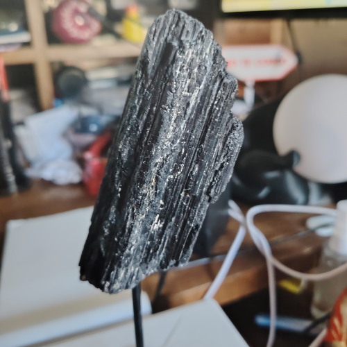 Peana di Tormalina Nera Grande con Supporto – Protezione Assoluta