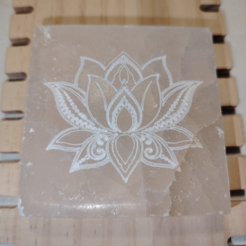 Piastra in Selenite "Fiore di Loto" – Base di Ricarica e Purificazione
