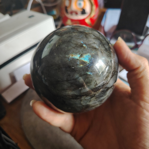 Sfera di Labradorite del Madagascar – Esemplare Unico da Collezione